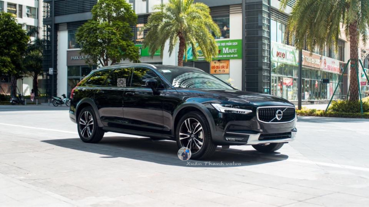 V90 Crosscountry Màu Nâu Maple Brown